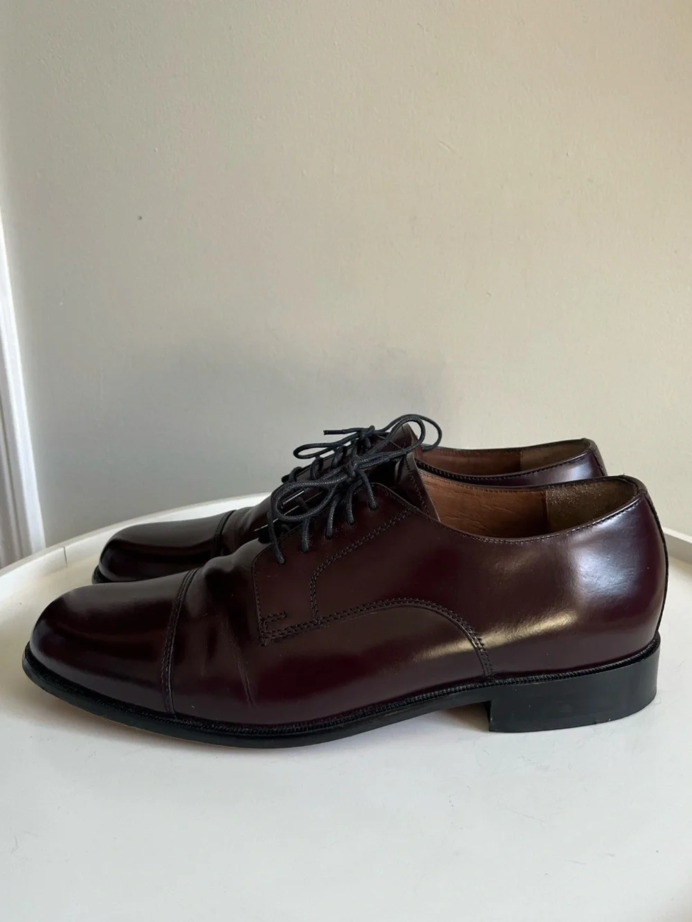 Bostonian burgundy akron